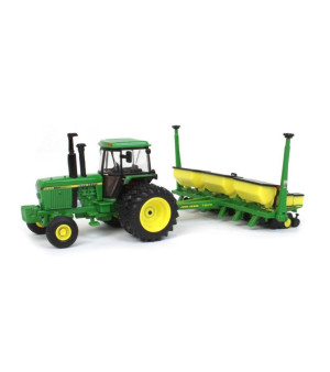 ERTL, 1/64 John Deere 4450 with 7200 Planter, Prestige Collection 45799