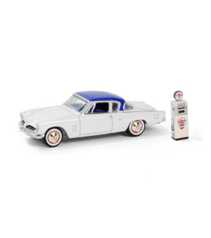 Greenlight Collectibles, 1/64 1954 Studebaker Commander Starliner w/ Gas Pump, Hobby Shop 16