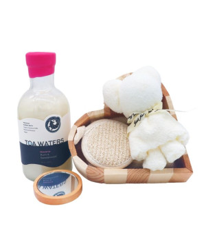 - Petite Love Spa Essentials Gift Set