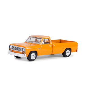 Greenlight Collectibles, 1/64 1982 Dodge Ram D-250, DOT Orange, Blue Collar Series